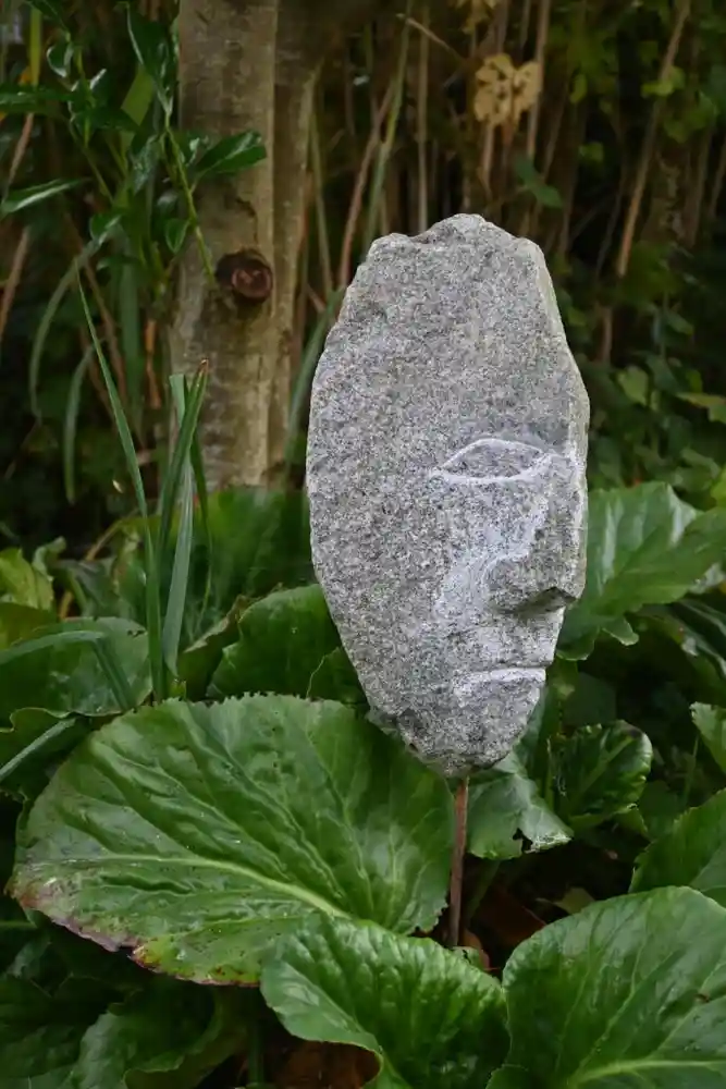 Gesicht · Granit – Helmut Schauer Gesicht · Granit – Helmut Schauer